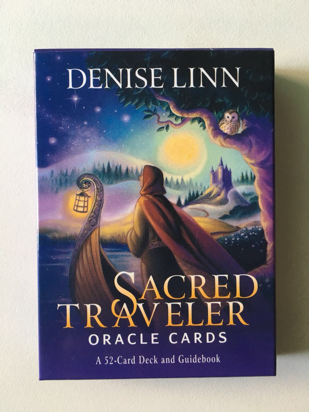 Modern Tarot and Oracle Cards for Divination